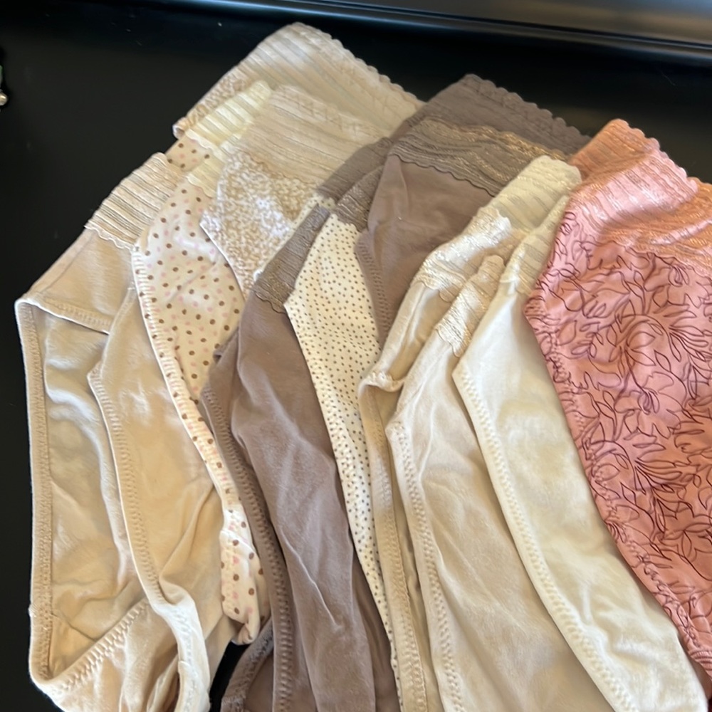 NWOT size 7 Warner no muffin top hipsters lot of 9